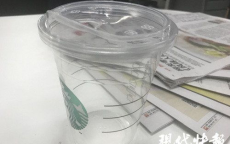 吸管杯背刺背后的惊悚真相