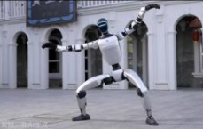 最高法谴责食品百货公司碰瓷宇树事件：正义不容挑衅