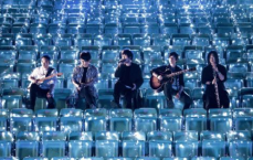 “五月天鸟巢狂欢启幕：连续12场演唱会燃情来袭！”