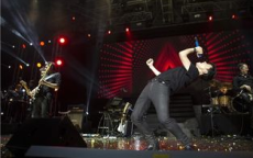 张杰赚点钱全花舞美上了